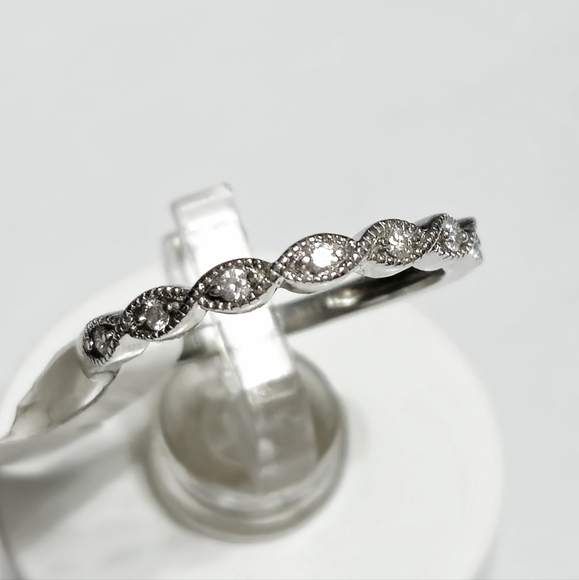 10K Gold 7 diamonds Milgrain Band Ring size 3.75 - Picture 10 of 12